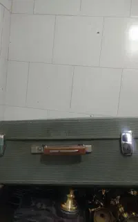 چمدان مسافرتی قدیمی