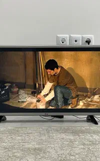 تلویزیون ال‌جی ۳۲ اینچ اصلی و میز تلویزیون