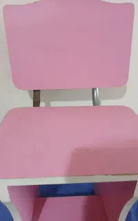 صندلی صورتی