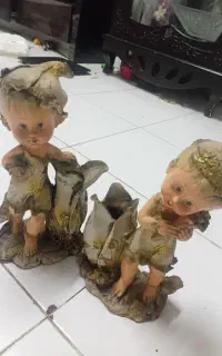 دوتا مجسمه جای گلدونی.. ماشین نو . دونه ای ۲۰۰
