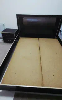 تخت دو نفره و پاتختی