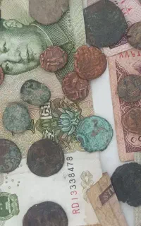 تعدادی سکه قدیمی