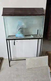 آکواریوم با میز