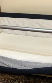 تخت کودک کنار تخت مادر