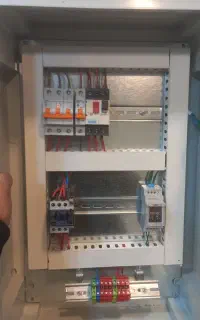 برقکار،برقکاری صنعتی،ساختمان نصب آیفون،رفع اتصالات