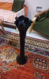 گلدان شیشه ای تمیز و سالم