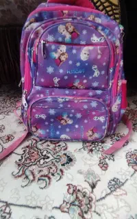 کوله پشتی مدرسه