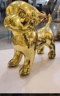 مجسمه‌ی سگ برنجی