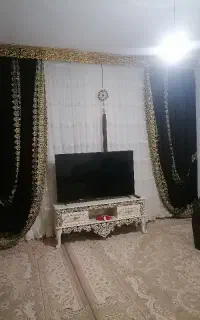 پرده حریر جنس خوب. دوتا دستک مخمل .5تومن