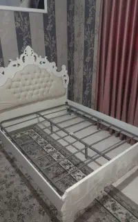 تخت ۲نفره نیاز به تعمیر