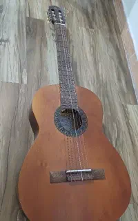 گیتار سالم و نو