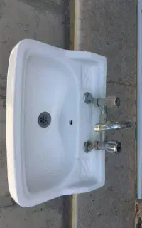 فروش روشویی با شیر نصب شده