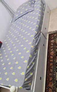 تختخواب جوان در حد نو با تشک