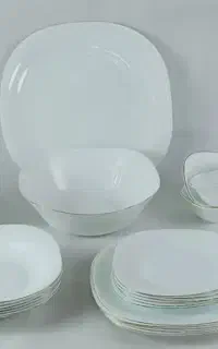 سرویس آرکوپال ۲۶ پارچه سفید لب طلایی مربع