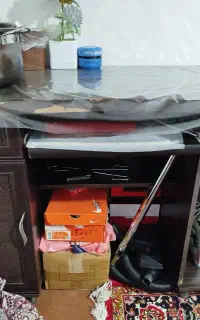میز کامپیوتر و کتابخونه