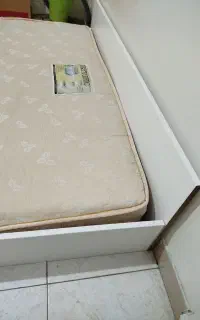 تخت ۱۶۰ در ۲۰۰