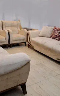 مبل راحتی هشت نفره تازه تعمیرشده