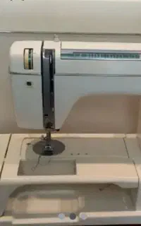 چرخ خیاطی ژانومه ۸۱۳
