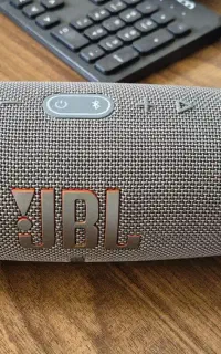 اسپیکر بلوتوثی و پاور بانکی چرج ۵ برند jbl نونو