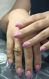 نیازمند مدل برای کاشت ناخن