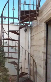 ساخت پله گرد درب ویلا درب خانه