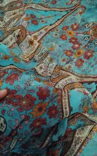 پارچه ی حریر گلدار سبک تابستانه