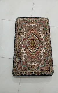 پشتی ۶ عدد درحد نو  به علت کمبود جای خانه