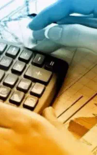 کلیه امور مربوط به بیمه و مالیات