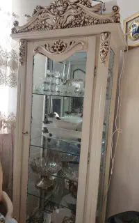 بوفه وساعت