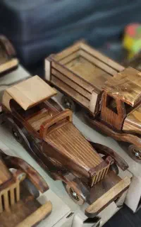 ماشین چوبی دکوری و اسباب بازی