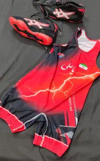 لباس و کتونی مناسب کشتی