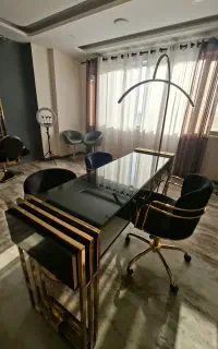 اجاره میزناخن در سالن زیبایی