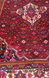 یک تخته قالیچه همدان کار کرده