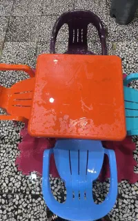 میز صندلی کوچک بخاطر نبود جا
