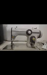 چرخ خیاطی ژانومه مدل ۶۷۲