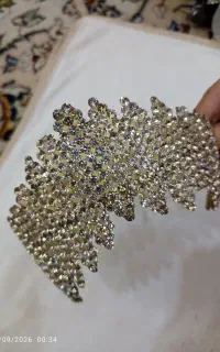 تاج نگینی و تاج طوری