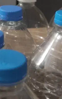 بطری آب معدنی بزرگ