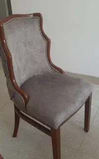 صندلی چوبی