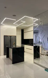 کابینت هایگلاس براق با آیینه تراش گونیا