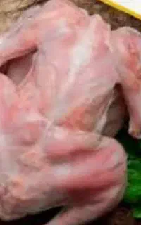 مرغ تمیز شده و شسته شذه