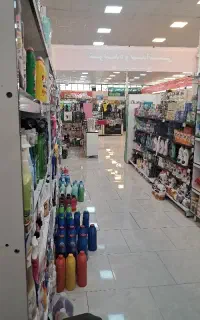 نیروی کار آقا برای کار در تره بار غرفه شوینده