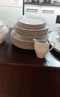 سرویس چینی برند نفیس. 6نفره