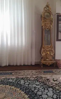 ساعت وصندلی