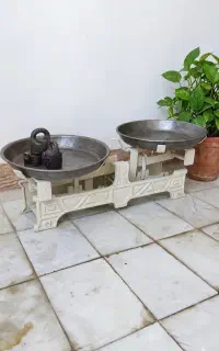 ترازو ۲۰ کیلویی قدیمی بهمراه وزنه