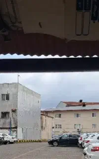 صندوقدار خانوم در پارکینگ