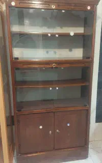 کتابخانه چوبی