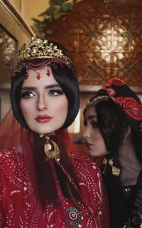 فیلمبرداری و انواع عکاسی از۱۰۰تومان توسط خانم عکاس