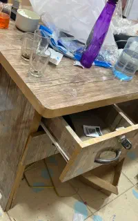میز تحریر ۴کشو