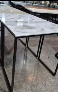 میز تحریر و کامپیوتر