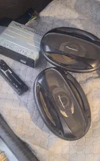 یک جفت باند پایونر ۶۹۶۳ و یک دستگاه ضبط سونی۴کانال